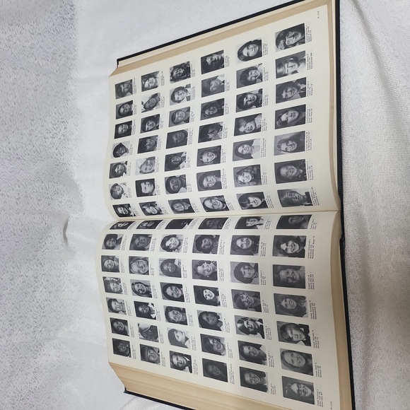 Who's Who Among American High School Students - VOL V - VINTAGE - Picture 6 of 14